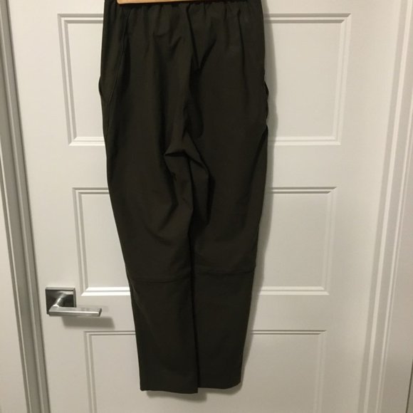 Essential High-Rise Trouser - Picture 6 of 7